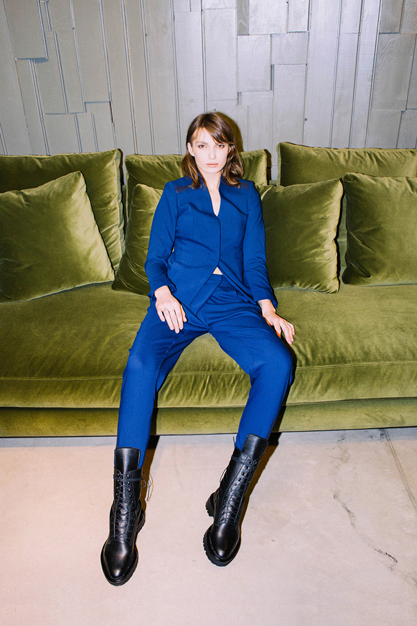 optimized-inch2-boots-1-1x