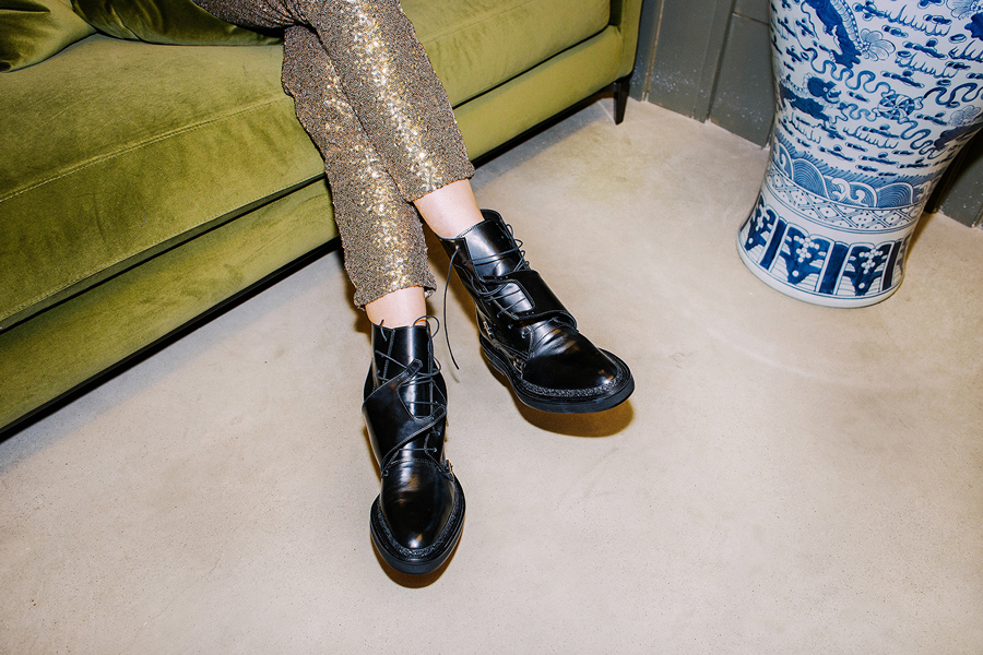 optimized-inch2-boots-1-4x