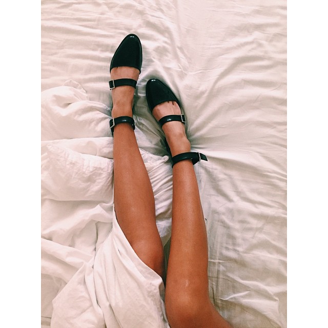 inch2-streetstyle-closed-toe-black-sandals-2